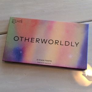 Otherworldly Eyeshadow Palette - 8 colors